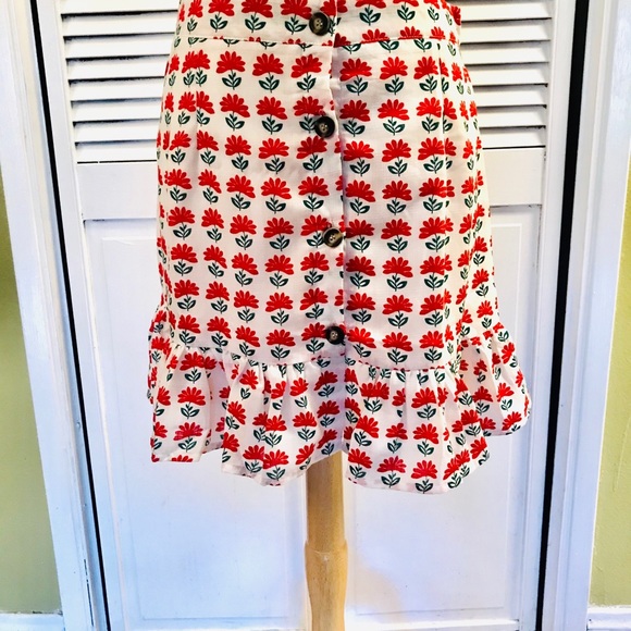 Red and Green Skirt 🌺 - Picture 4 of 8